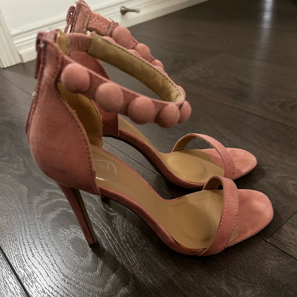 Blush pink heels size 37. Purchased from missguided.